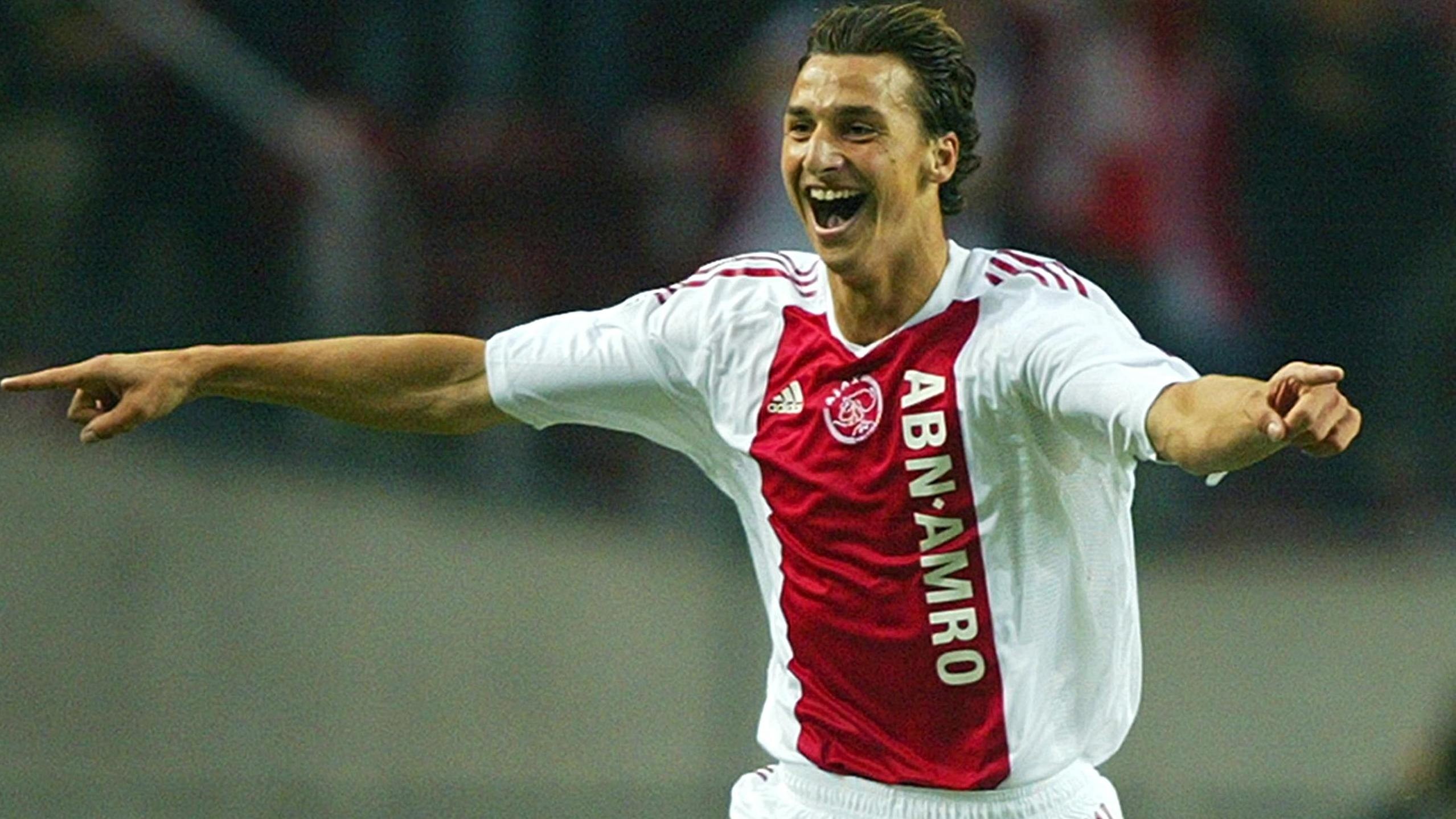 Zlatan Ibrahimovič_radosť_dres Ajax